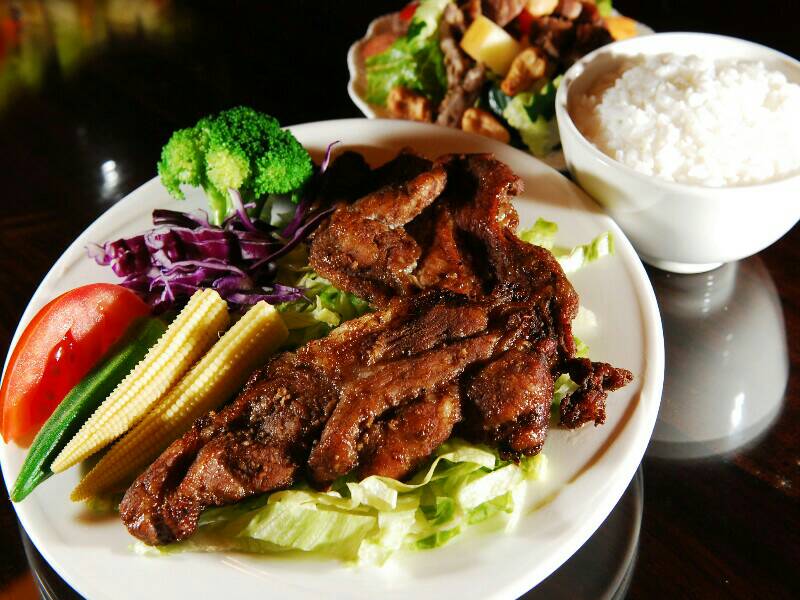 陳記客家鹹豬肉(梅花肉-2分熟-生的)